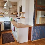 Sunny Panorama Flat Near Castle With Balcony Lejlighed