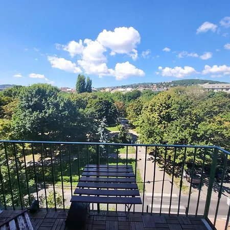 Sunny Panorama Flat Near Castle With Balcony Lägenhet *