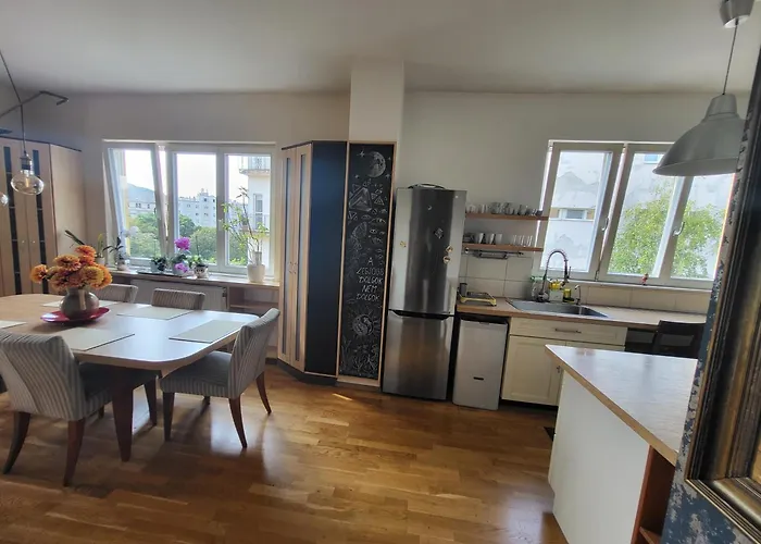 Sunny Panorama Flat Near Castle With Balcony بودابست