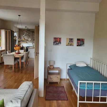 Sunny Panorama Flat Near Castle With Balcony