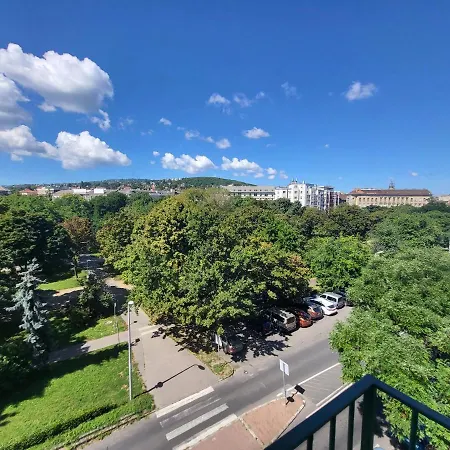 Apartamento Sunny Panorama Flat Near Castle With Balcony